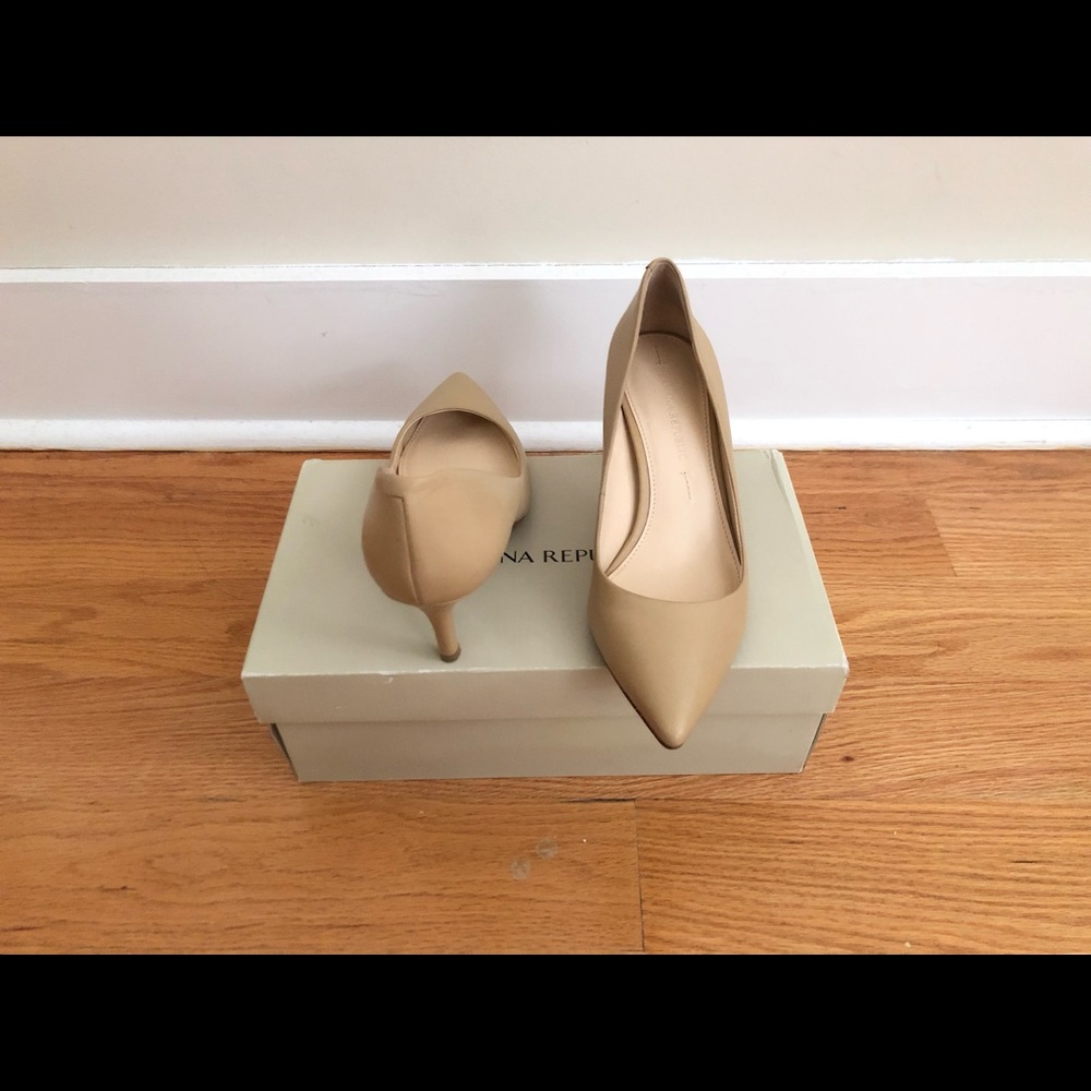 COPY - Banana Republic Beige Pump